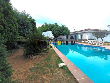 Casa amb piscina en venda a Ciutadella