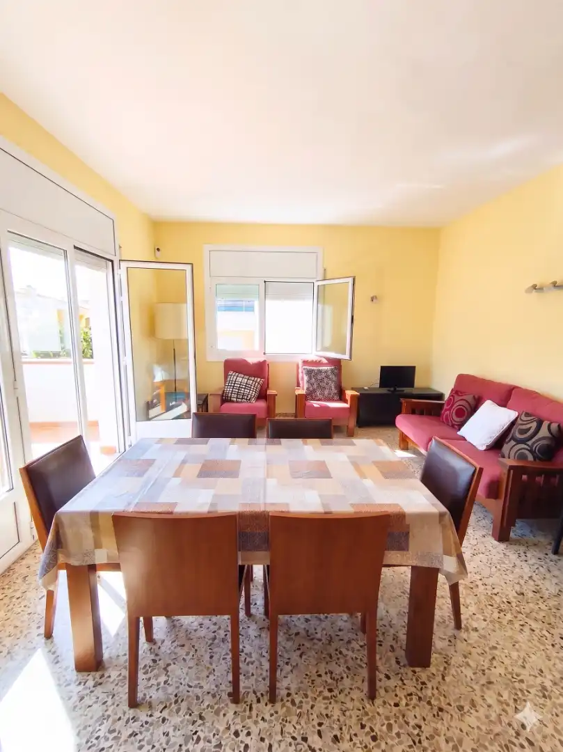 Sala de estar de Casa o chalet en venta en Vilanova i la Geltrú con Calefacción, Jardín privado y Terraza