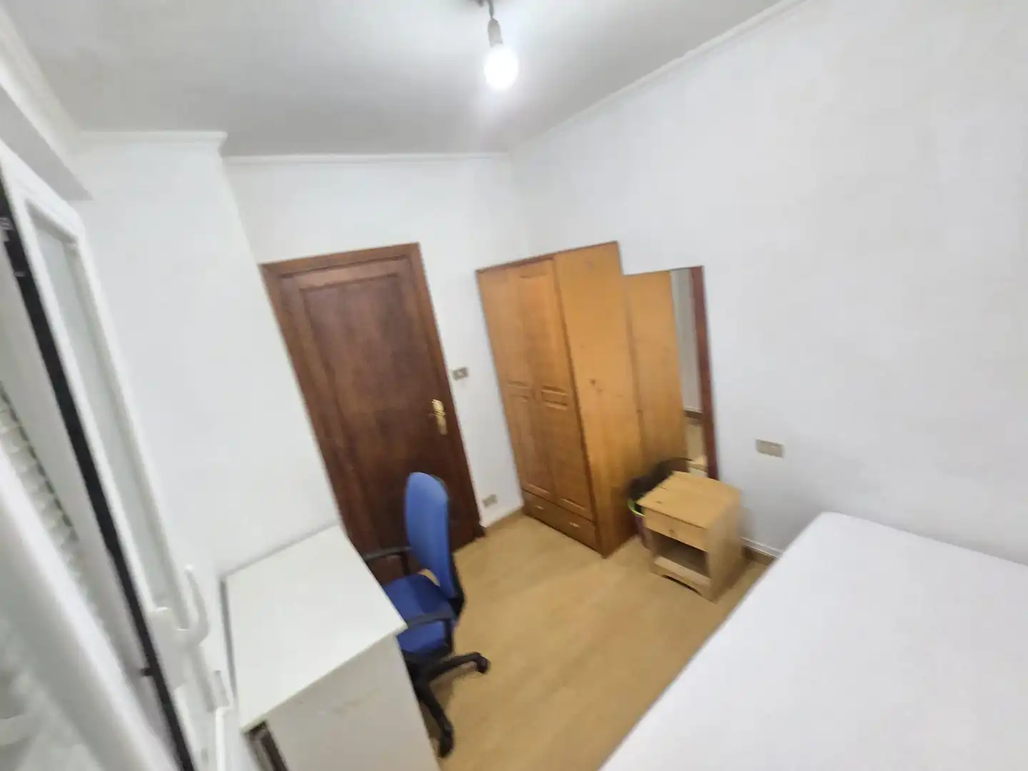 Habitación de Piso de alquiler en Vigo  con Calefacción, Parquet y Amueblado