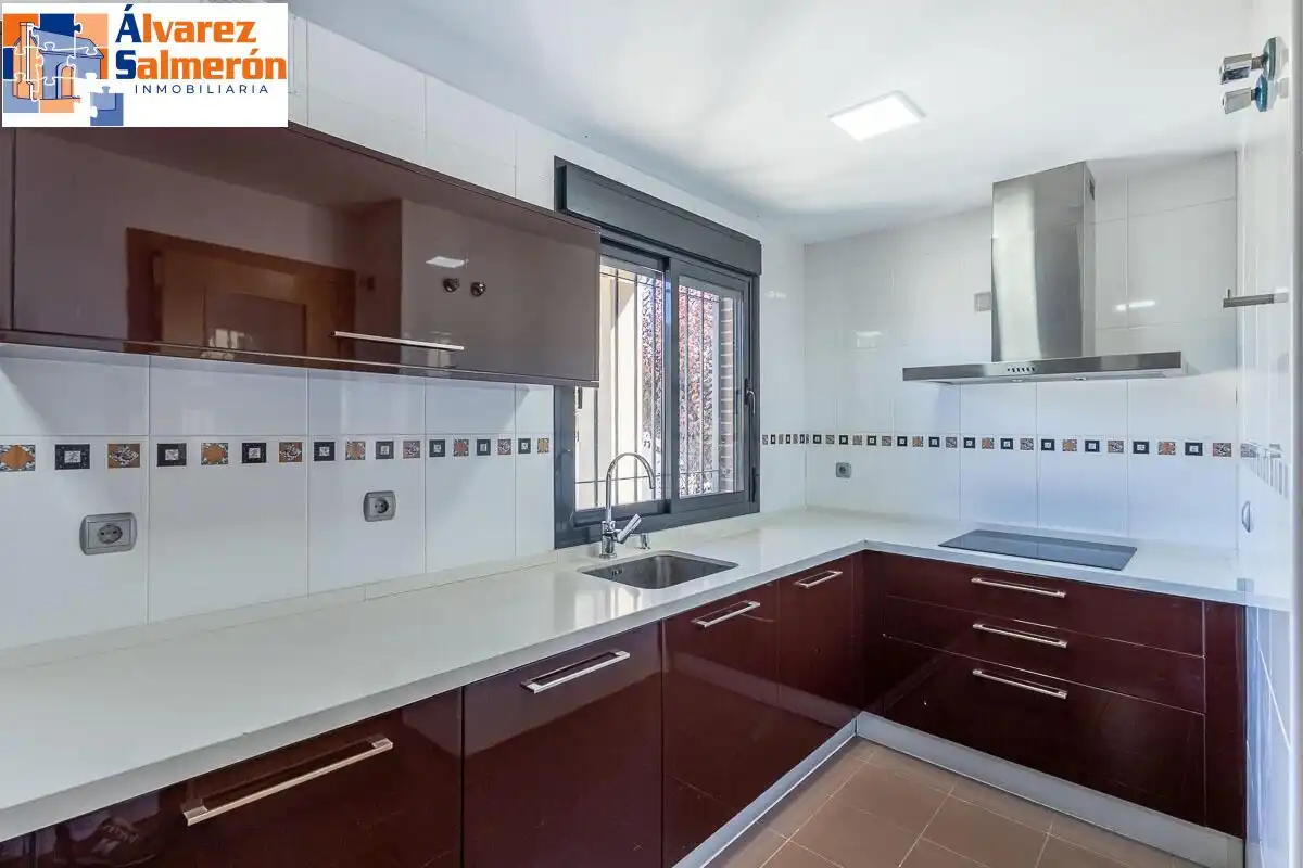 Cocina de Casa o chalet en venta en Albolote con Aire acondicionado, Calefacción y Jardín privado