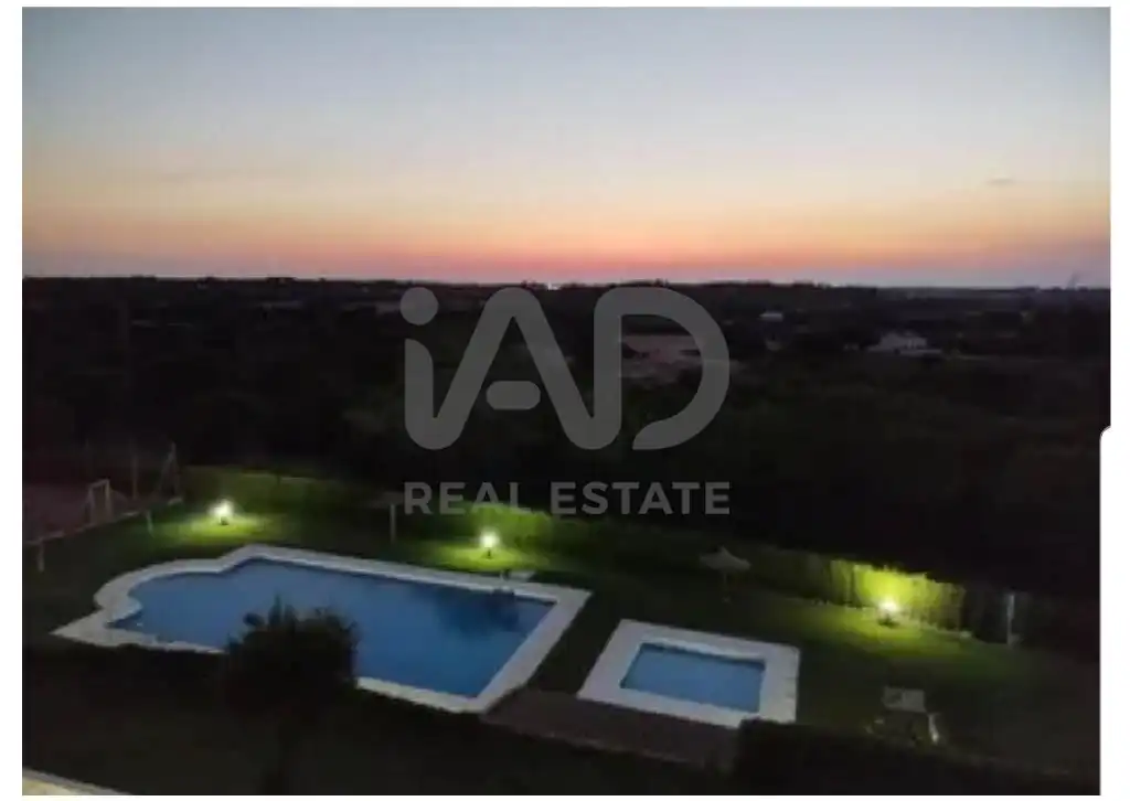Jardín de Casa adosada en venta en Lepe con Calefacción, Terraza y Piscina