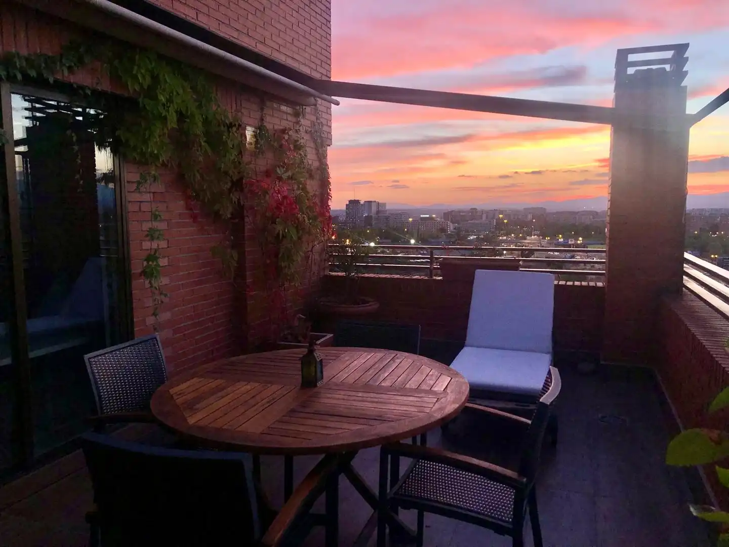 Terraza de Ático en venta en  Madrid Capital con Aire acondicionado, Calefacción y Jardín privado