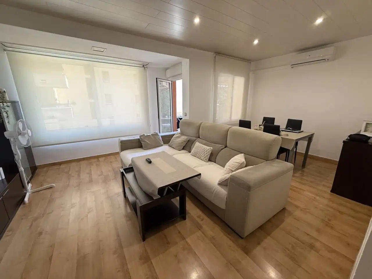 Sala de estar de Piso en venta en Sabadell con Aire acondicionado, Calefacción y Parquet
