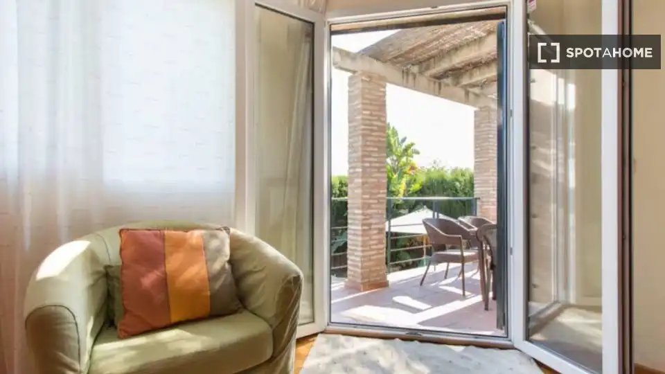 Room in Almensilla