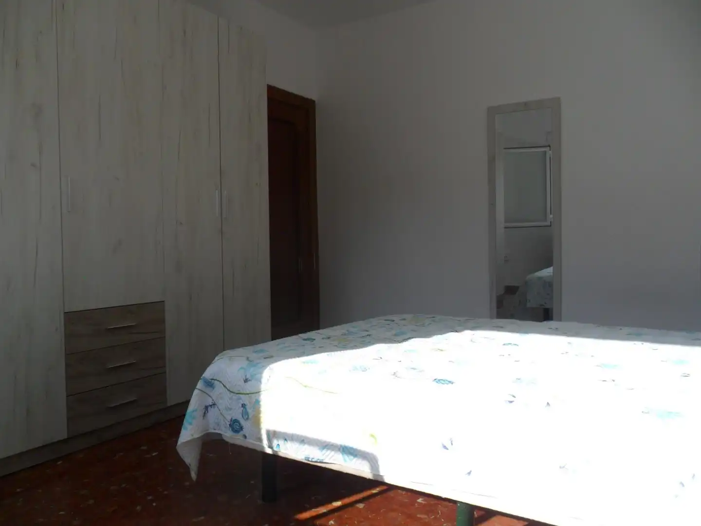 Schlafzimmer von Dachboden zur Miete in Maracena mit Terrasse, Abstellraum und Möbliert
