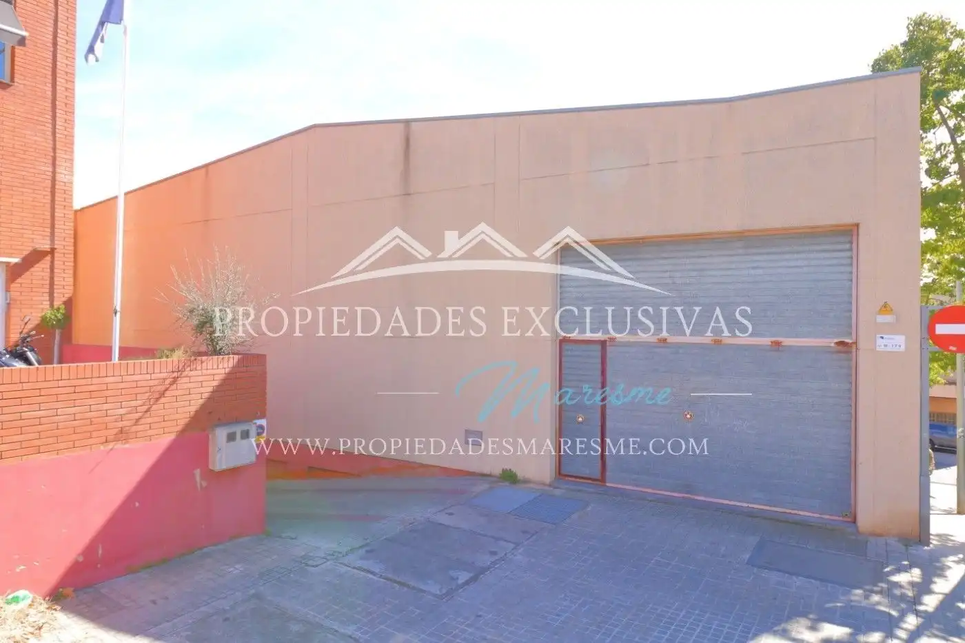 Vista exterior de Nave industrial en venta en El Masnou con Calefacción