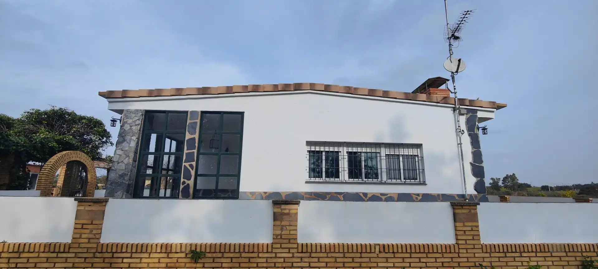 Vista exterior de Finca rústica en venda en Gibraleón amb Calefacció, Jardí privat i Terrassa