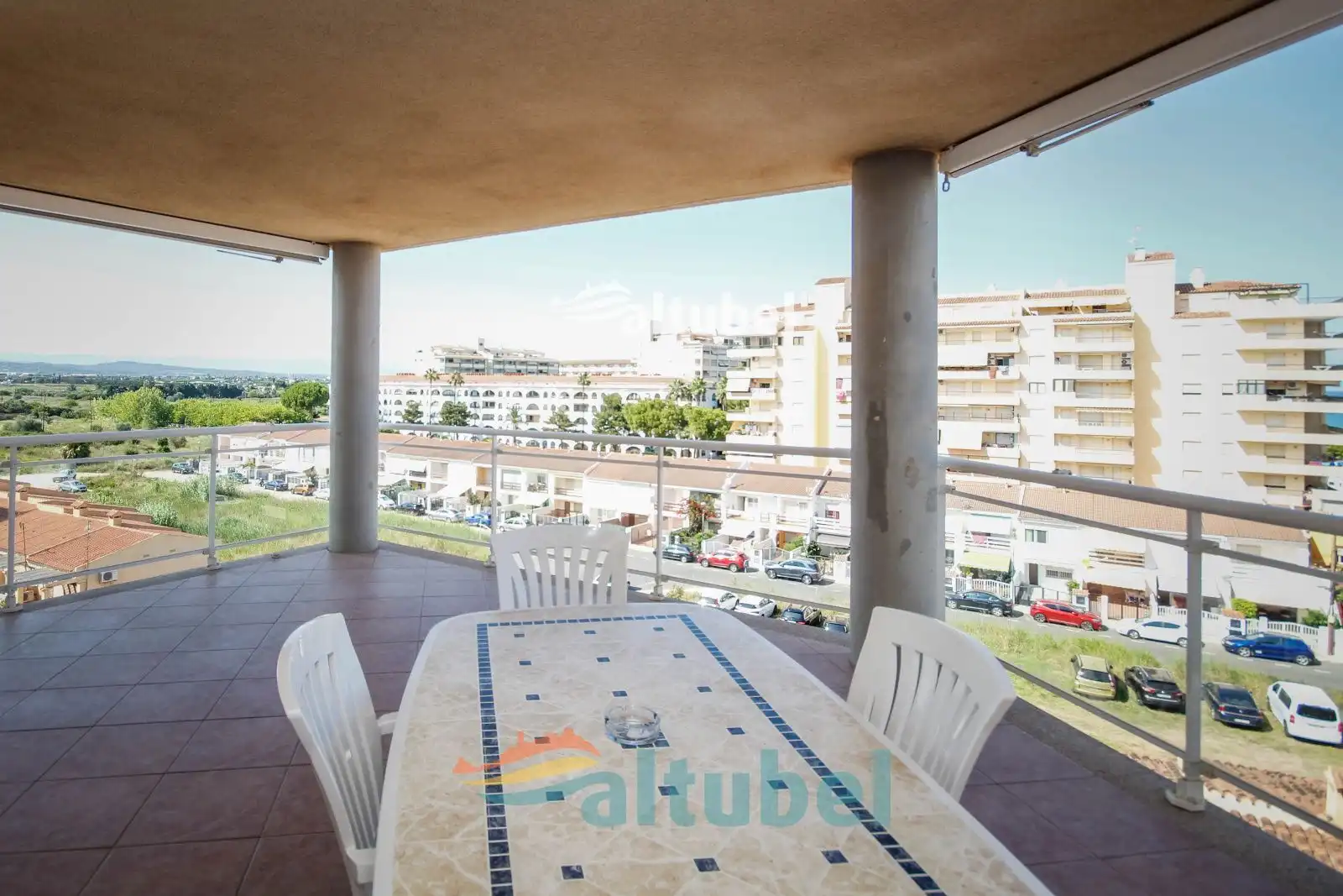 Terrassa de Apartament en venda en Peñíscola / Peníscola amb Terrassa, Piscina i Moblat