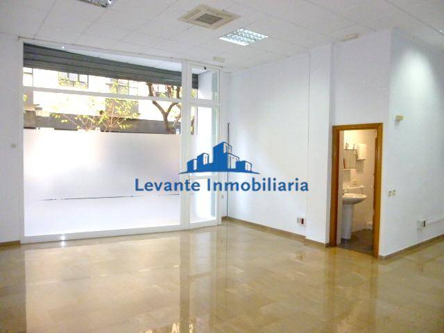 Local comercial en Alquiler en PINTOR PASCUAL CAPUZ en Barrio de Patraix