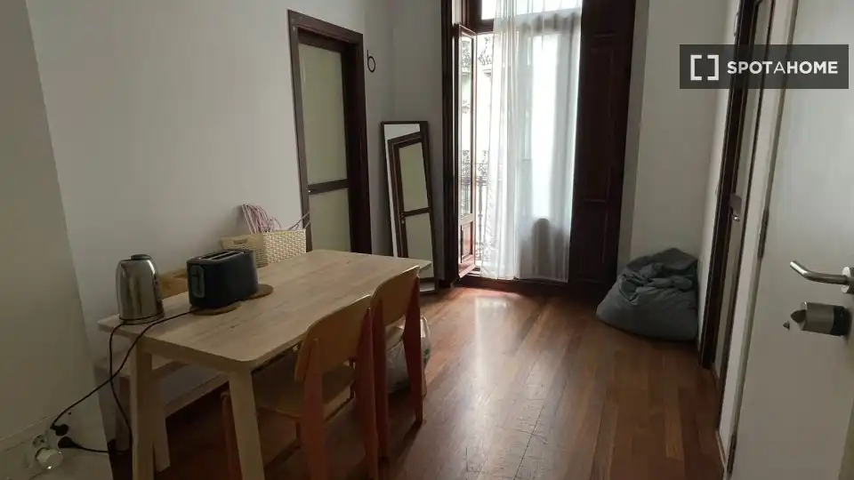 Sala d'estar de Pis de lloguer en Valencia amb Aire condicionat, Calefacció i Moblat