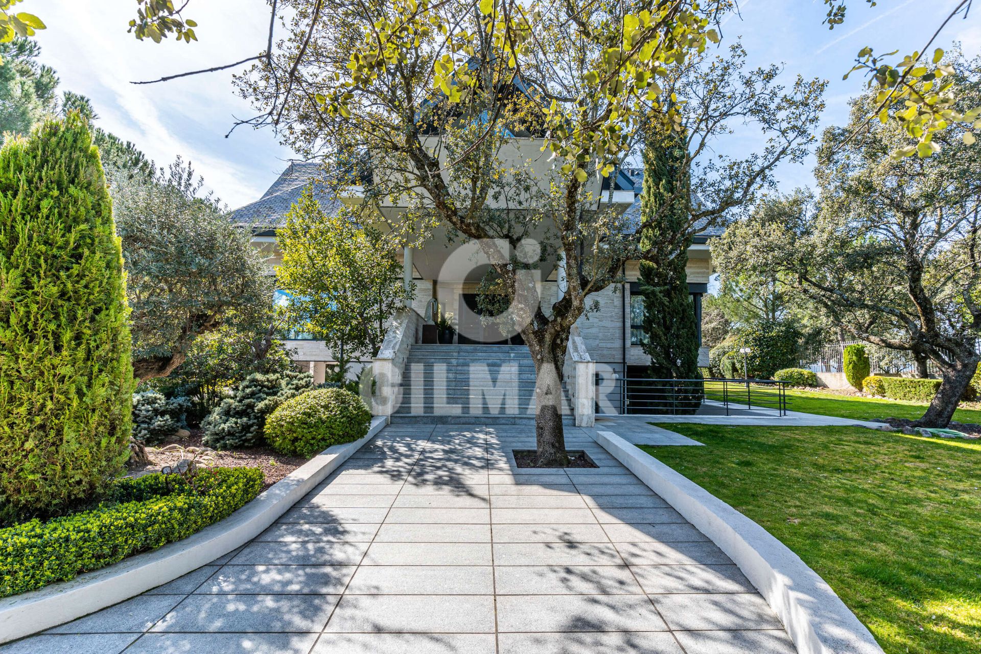 Vista exterior de Casa o chalet en venta en Las Rozas de Madrid con Aire acondicionado, Calefacción y Jardín privado