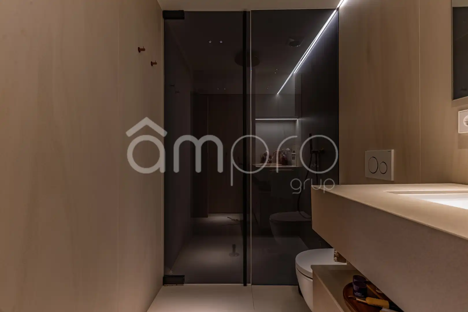 Badezimmer von Wohnung zum Verkauf in Salou mit Klimaanlage, Heizung und Terrasse