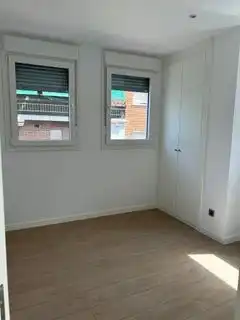 Habitación de Apartamento de alquiler en Madrid con Aire acondicionado, Calefacción y Trastero