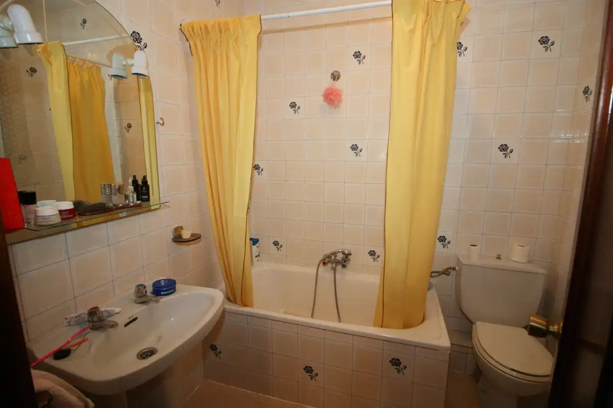 Baño de Piso en venta en Candeleda con Amueblado y Balcón
