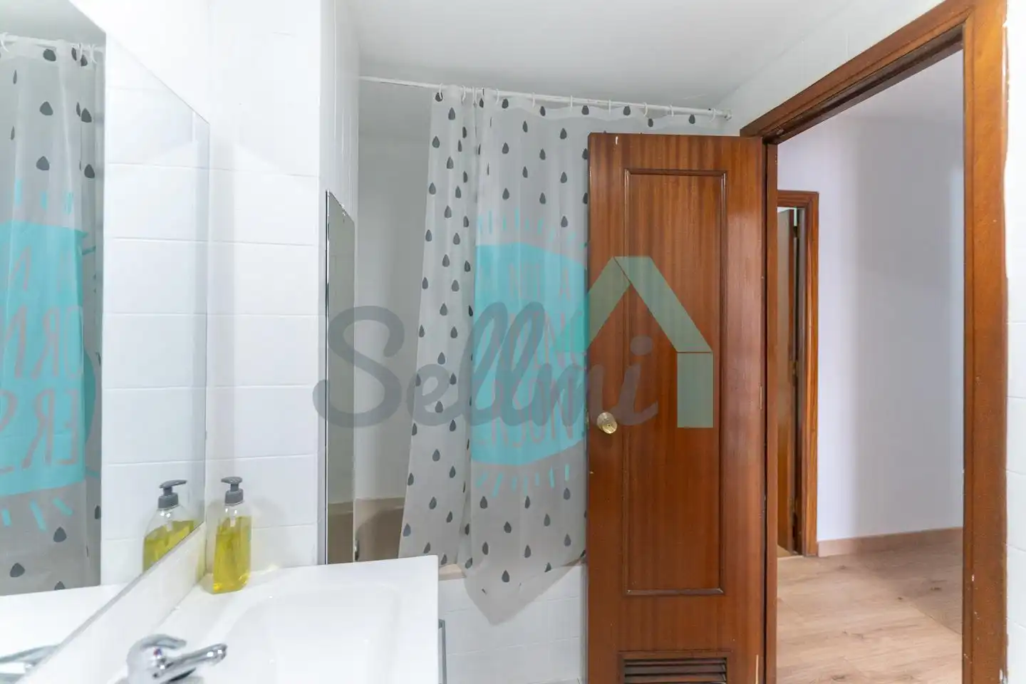 Bathroom of Flat for rent in Oviedo   with Heating, Parquet flooring and Furnished