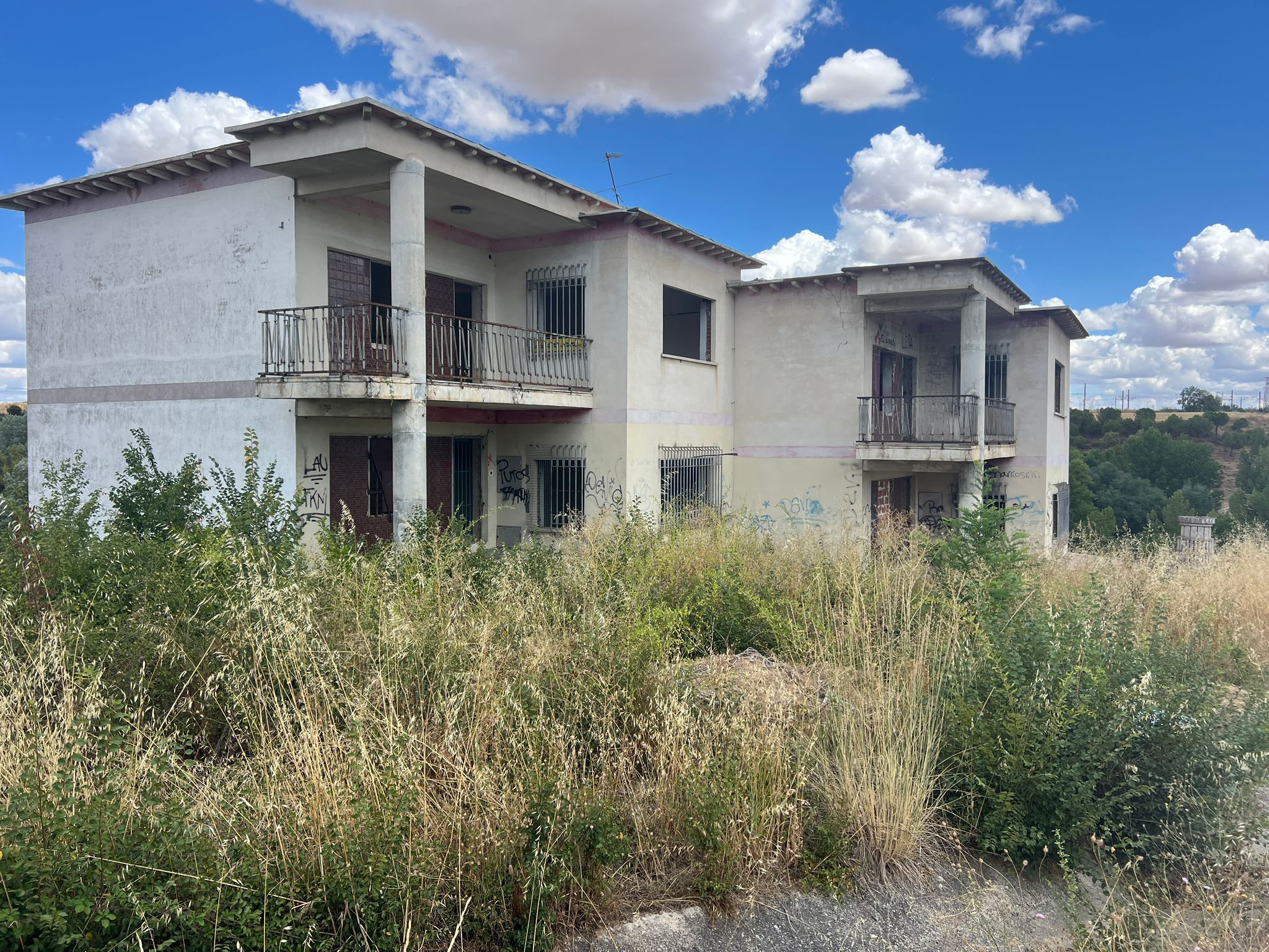 Exterior view of House or chalet for sale in Arévalo  with Private garden, Terrace and Swimming Pool