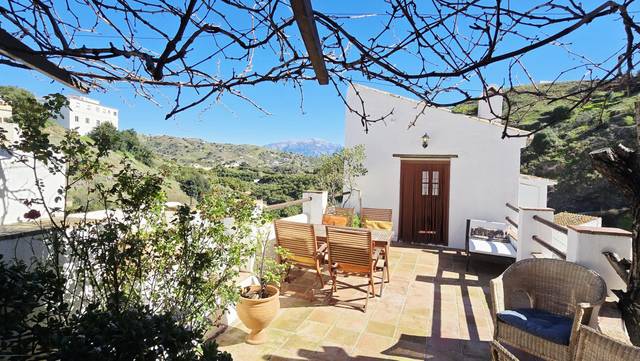 Casa adosada en Venta en Calle Velez Malaga en Almáchar