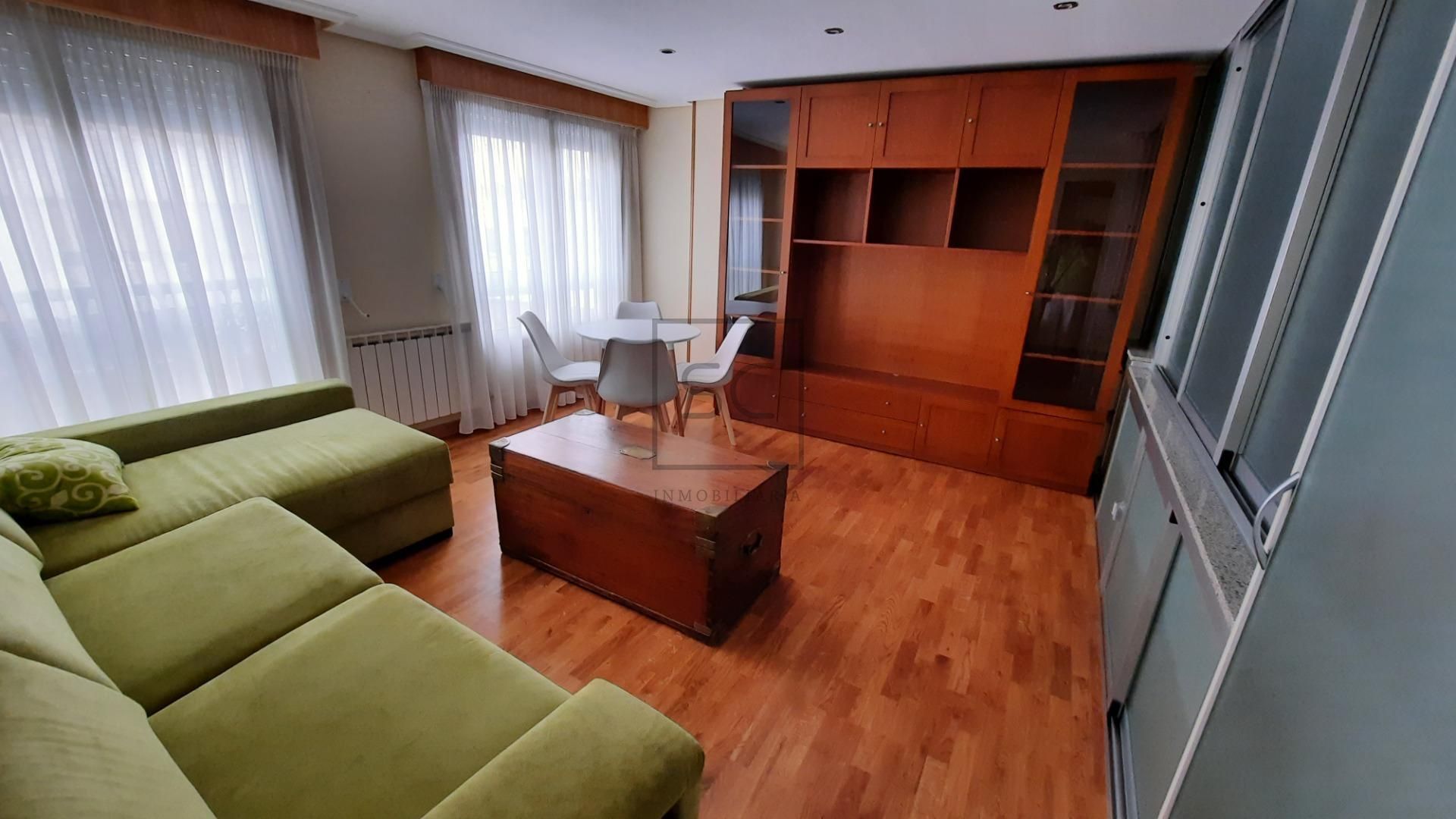 Sala d'estar de Apartament de lloguer en Narón amb Calefacció