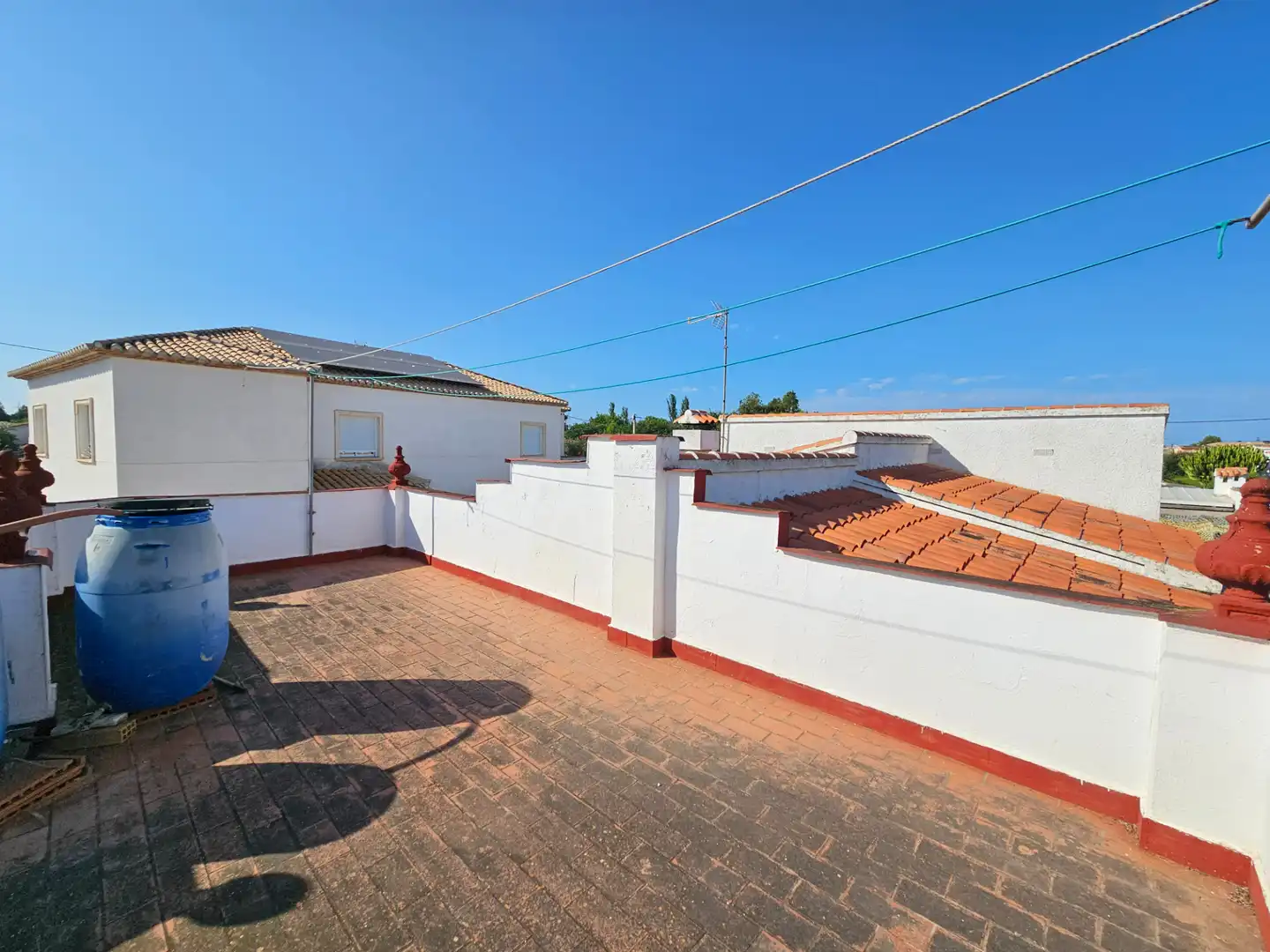 Terrassa de Casa o xalet en venda en Oliva amb Jardí privat, Piscina i Moblat