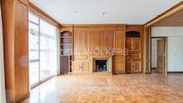 Living room of Apartment for sale in  Barcelona Capital  with Air Conditioner, Heating and Parquet flooring