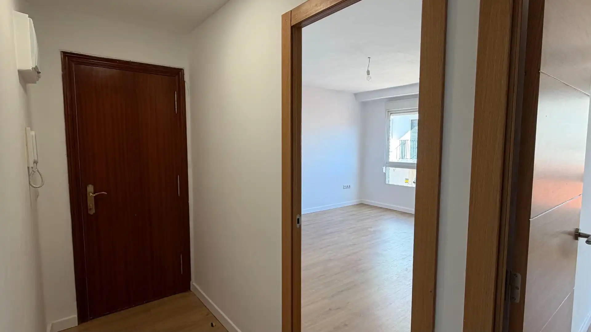 Bedroom of Flat for sale in Paterna  with Air Conditioner, Parquet flooring and Terrace