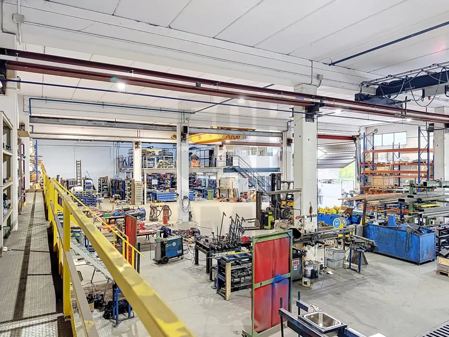 Industrial buildings for sale in Segura