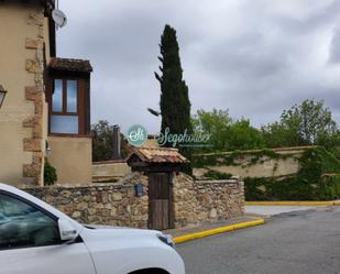 Vista exterior de Casa o xalet en venda en Torrecaballeros amb Terrassa