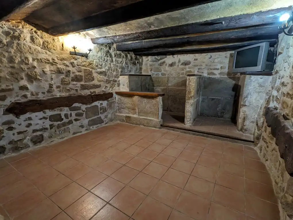 Houses for sale in Cretas  with Terrace, Storage room and Balcony