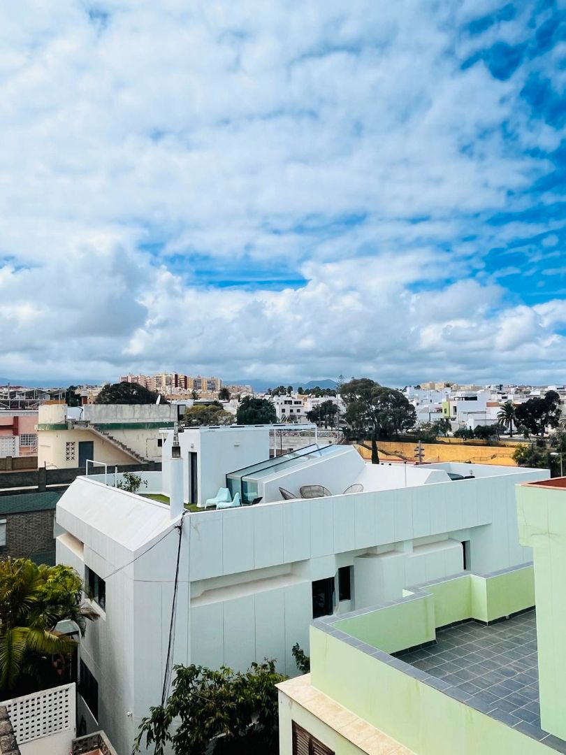 Vista exterior de Casa adosada en venta en Las Palmas de Gran Canaria con Amueblado