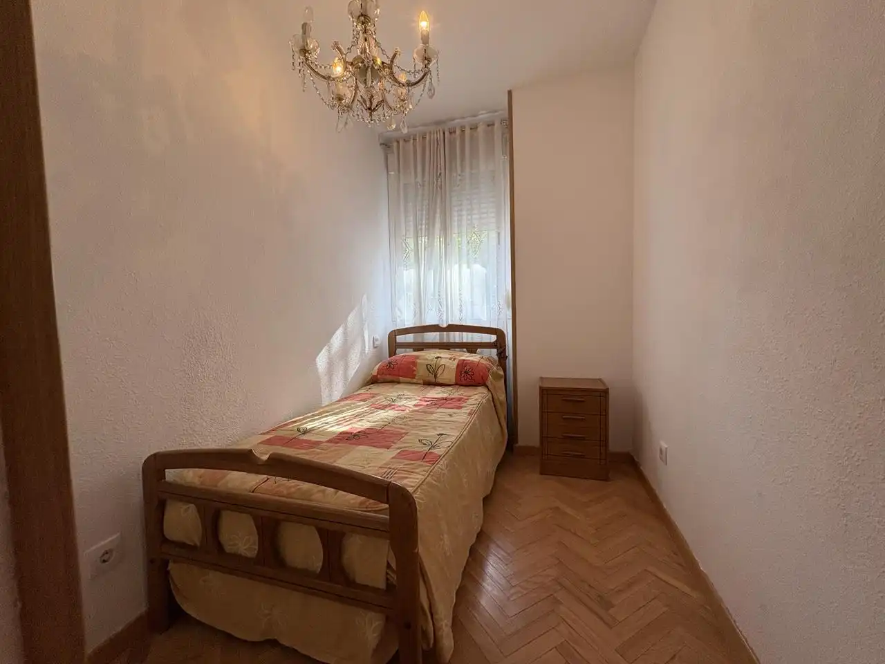 Wohnung zur Miete in Calle Ramón María del Valle Inclán, Espartales