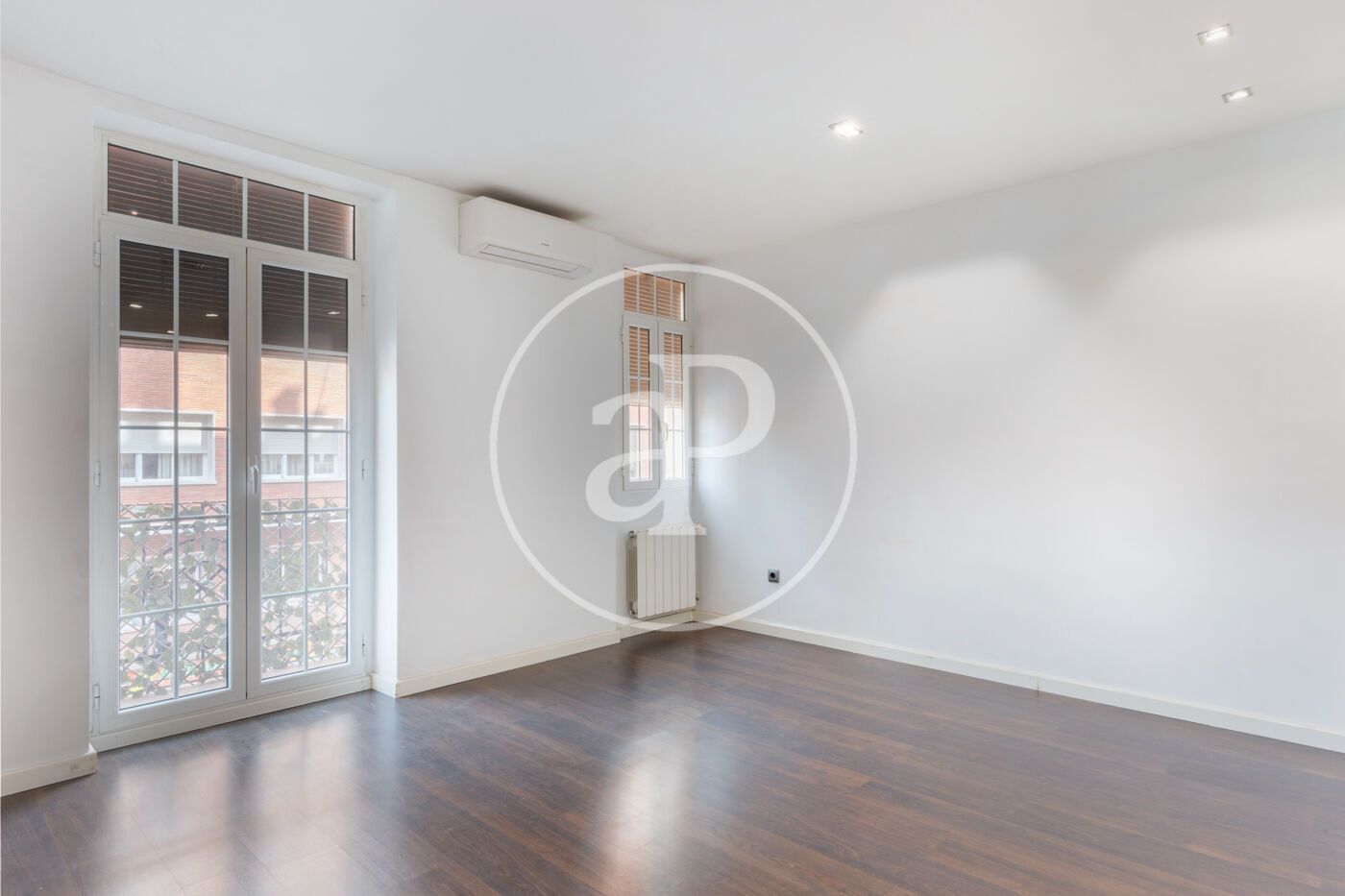 Habitación de Piso de alquiler en  Valencia Capital con Aire acondicionado, Calefacción y Balcón