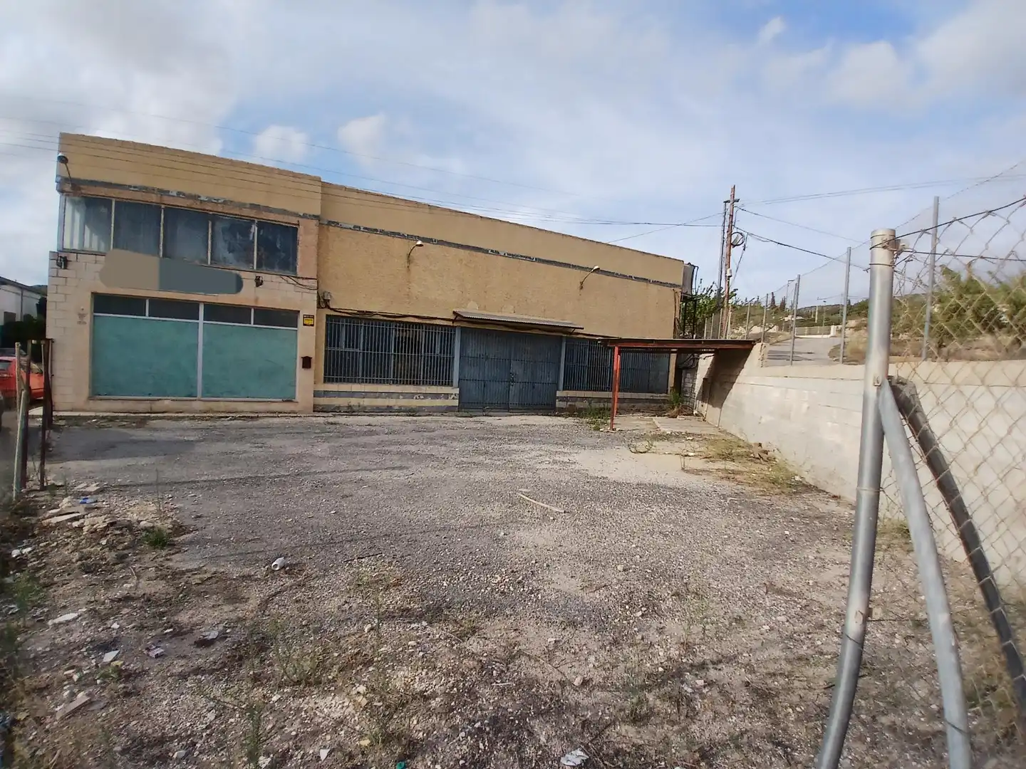 Vista exterior de Nave industrial en venta en Algueña