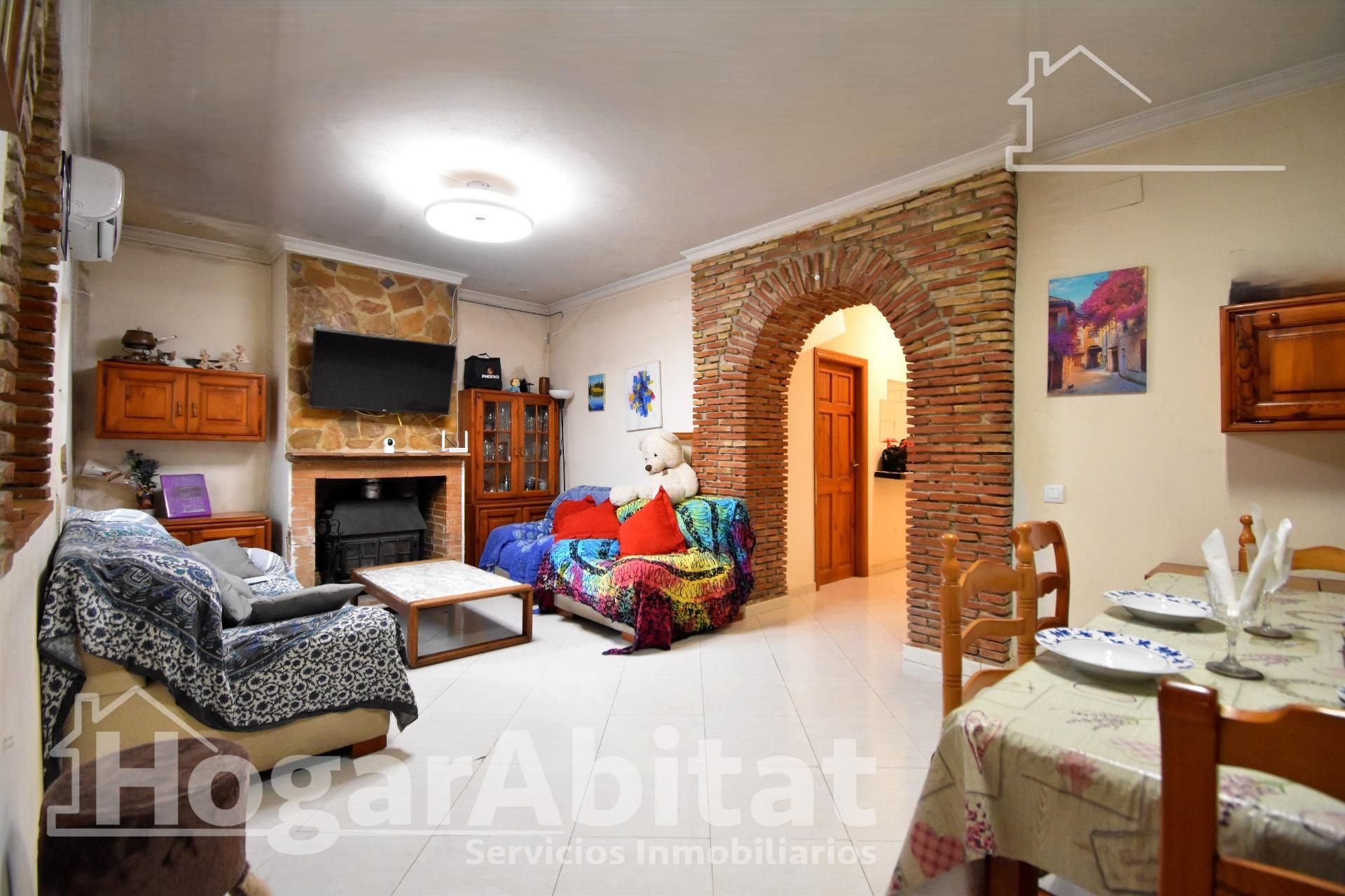 Sala d'estar de Casa o xalet en venda en Oliva amb Aire condicionat, Calefacció i Terrassa