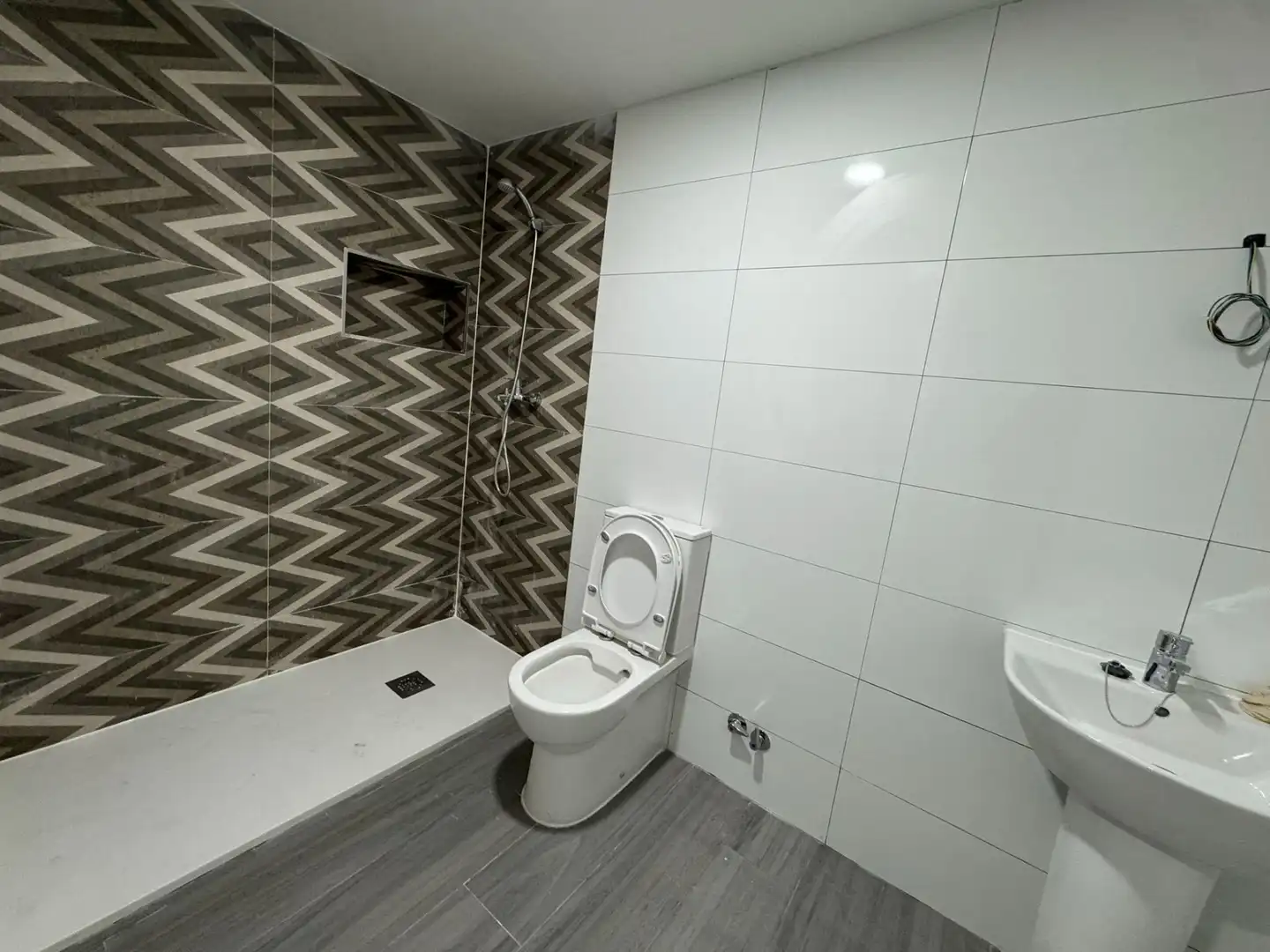 Badezimmer von Wohnung zum Verkauf in Aranjuez mit Klimaanlage, Heizung und Abstellraum