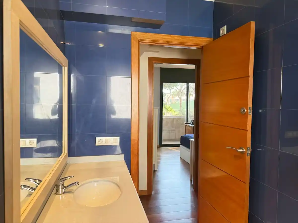 Bathroom of Houses for rent in Castelldefels  with Air Conditioner, Private garden and Terrace