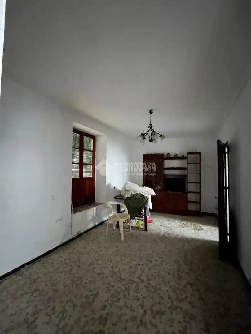 Sala d'estar de Casa o xalet en venda en Carmona amb Aire condicionat i Alarma