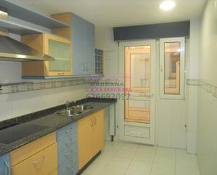 Kitchen of Flat to rent in Vigo   with Parquet flooring, Storage room and Oven