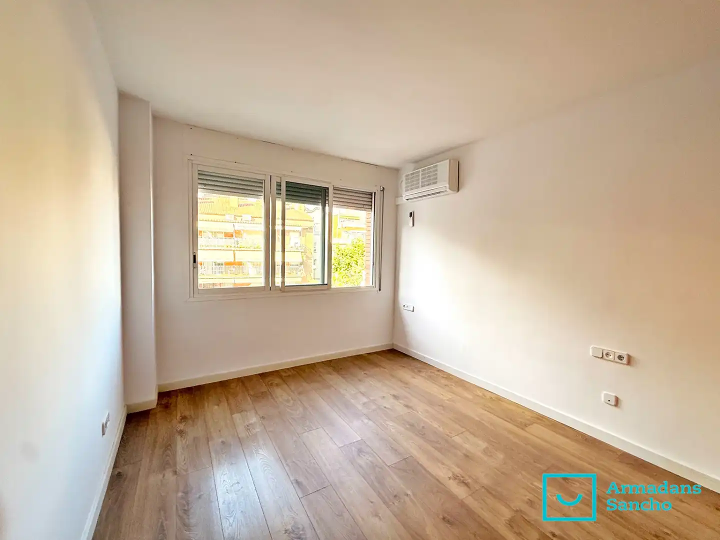 Dormitori de Dúplex de lloguer en Barcelona amb Aire condicionat, Parquet i Terrassa
