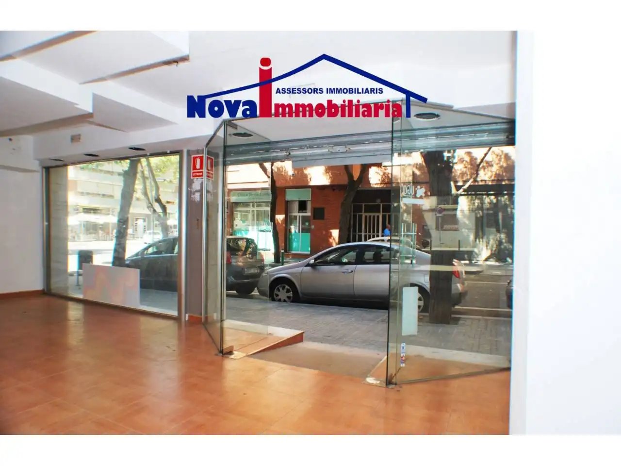 Business premises for sale in Calle Salvador Baroné, imagen 12