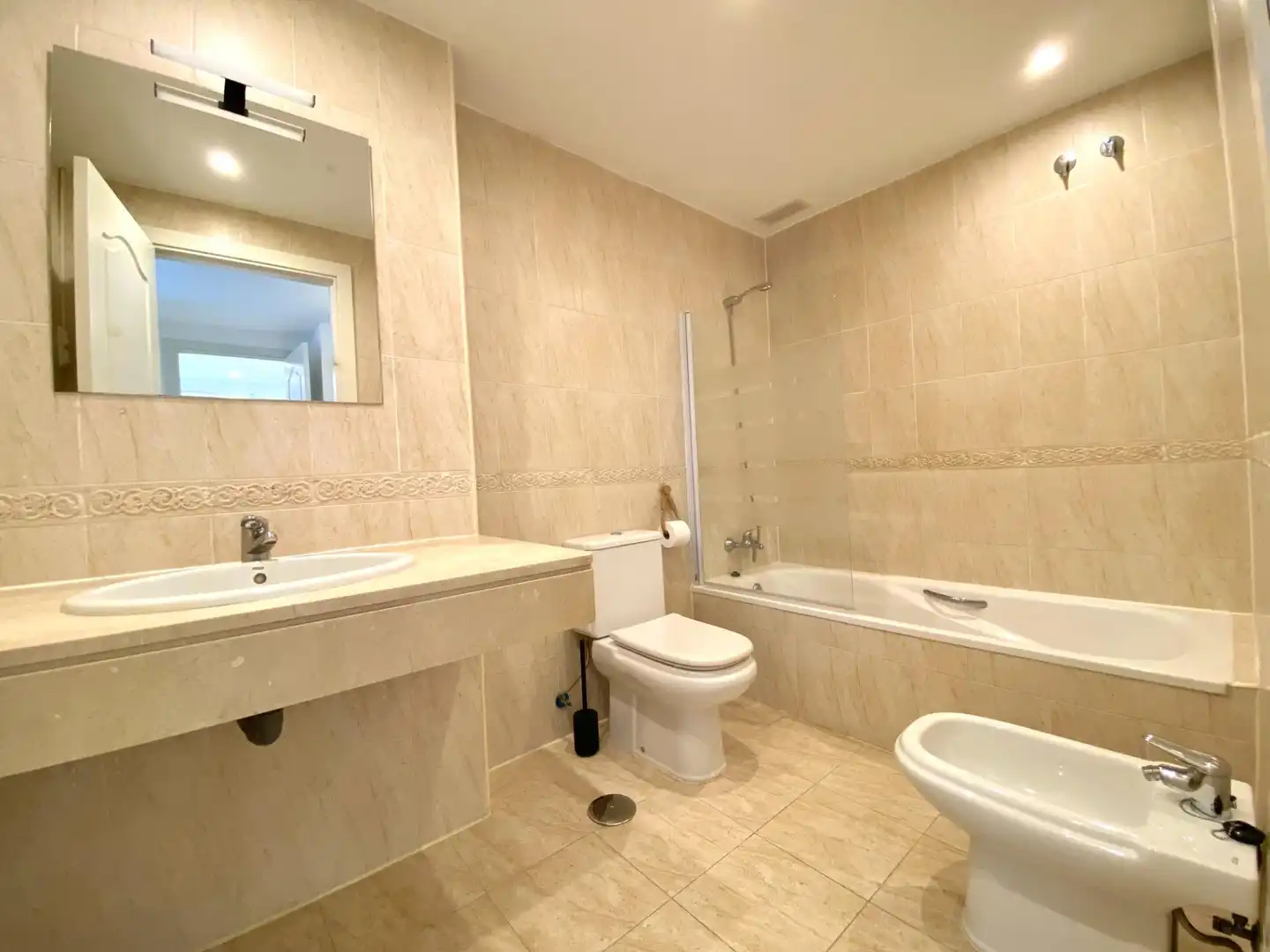 Baño de Piso en venta en Mijas con Terraza y Piscina comunitaria