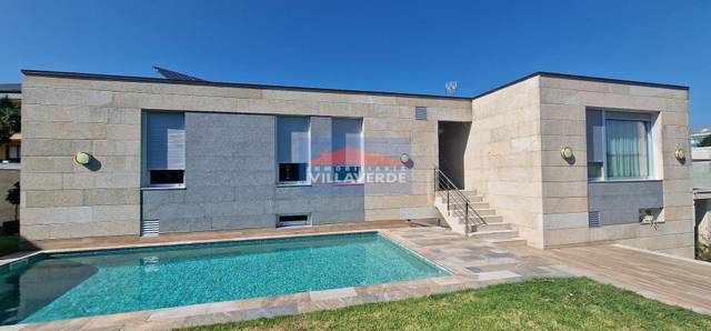 Casa-chalet en Venta en Cangas pueblo