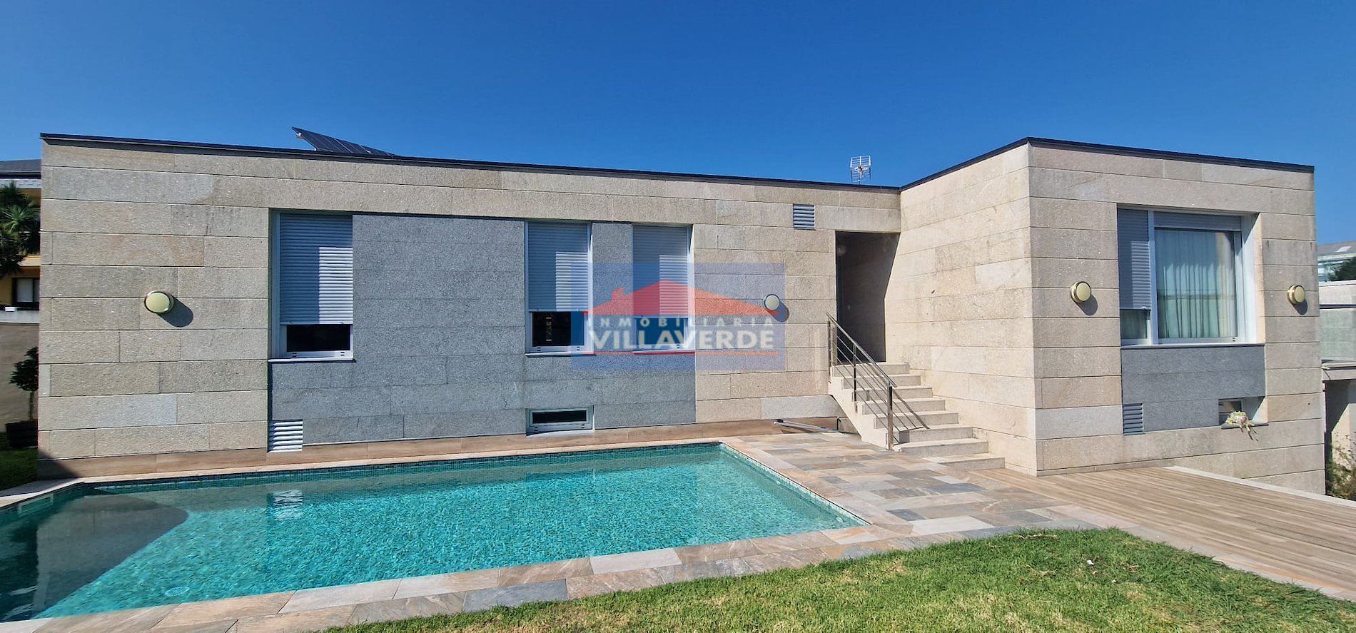 Exterior view of House or chalet for sale in Cangas   with Terrace, Storage room and Swimming Pool