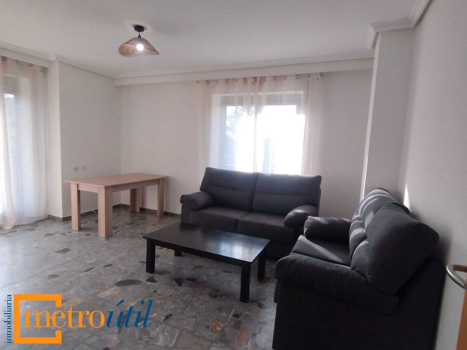 Sala de estar de Piso de alquiler en Salamanca Capital con Calefacción, Amueblado y Balcón