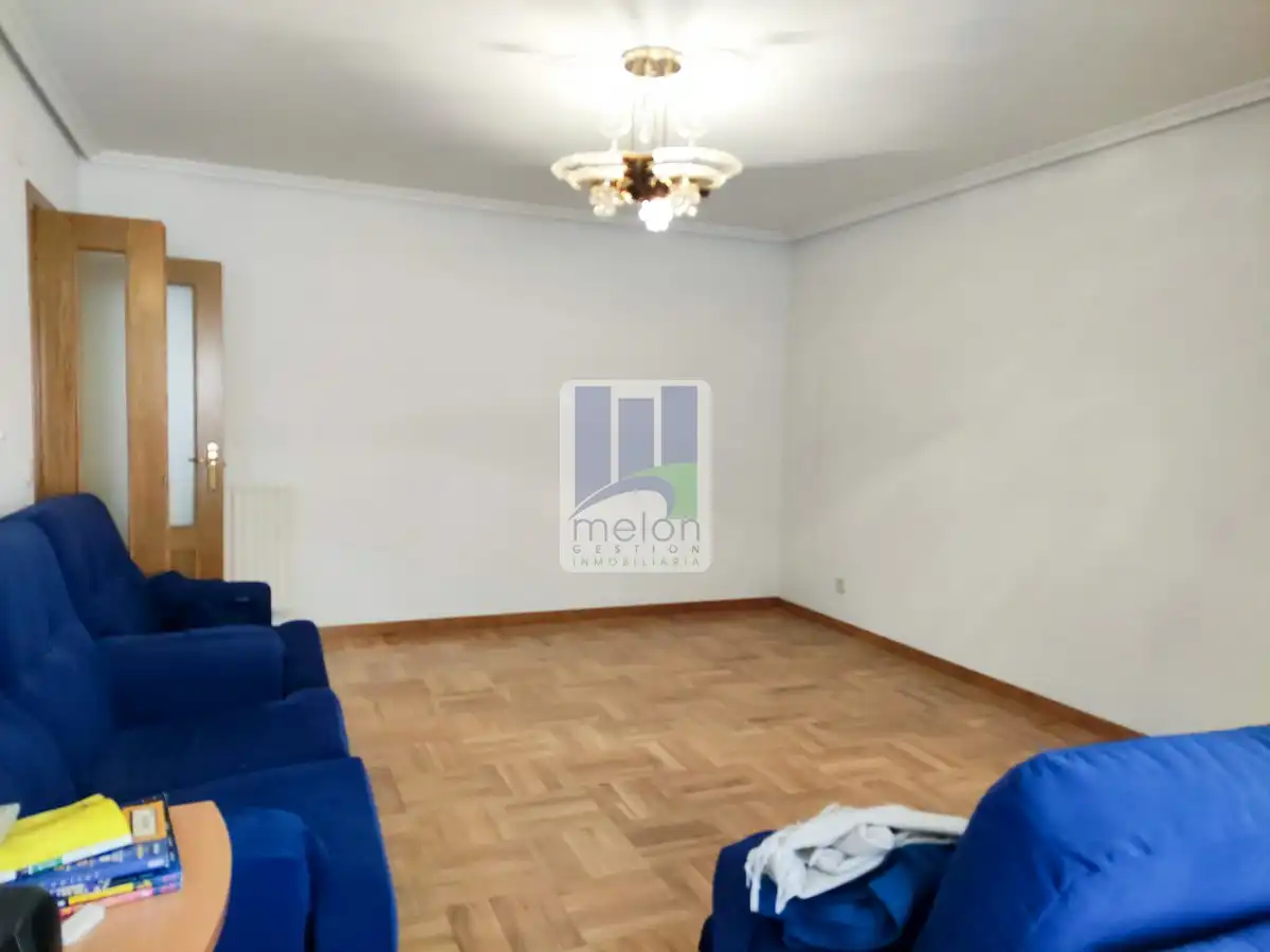 Sala d'estar de Pis en venda en Burgos amb Traster