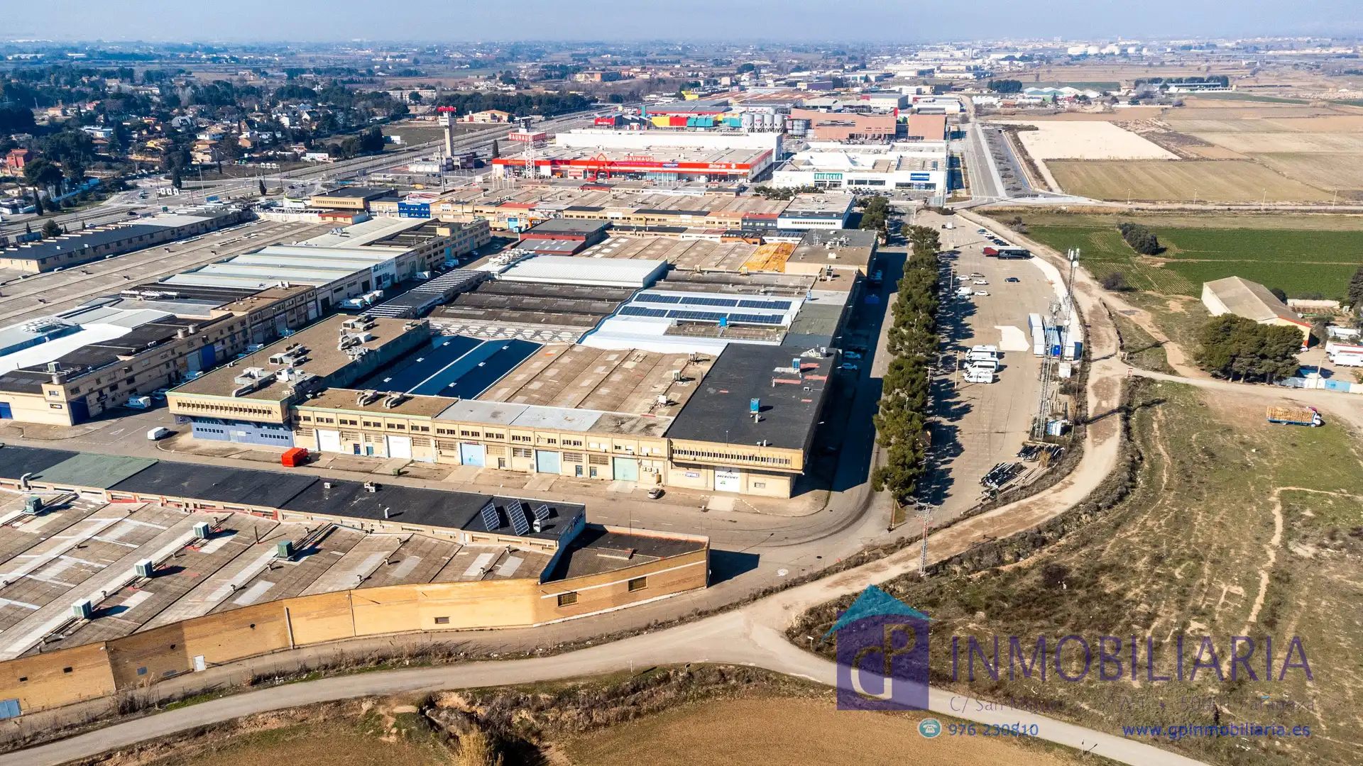 Vista exterior de Nave industrial en venta en Zaragoza