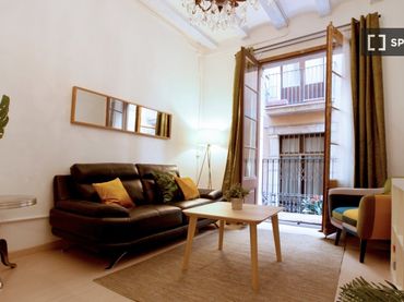 Appartamento con balcone in affitto a Ciutat Vella