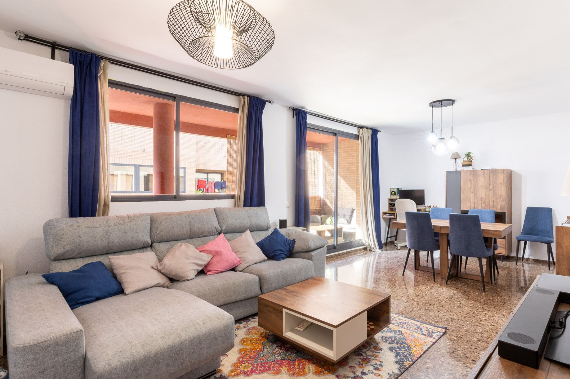 Sala d'estar de Apartament en venda en Alginet amb Aire condicionat i Terrassa