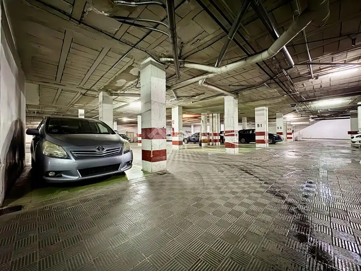 Parking de Piso en venta en Sevilla con Aire acondicionado