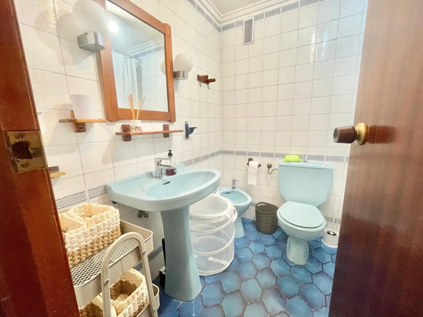 Bathroom of Apartments for rent in Torrevieja  with Air Conditioner, Heating and Terrace