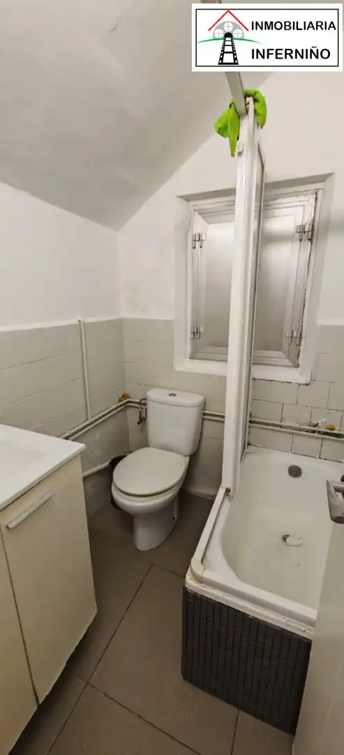 Bany de Edifici en venda en Ferrol